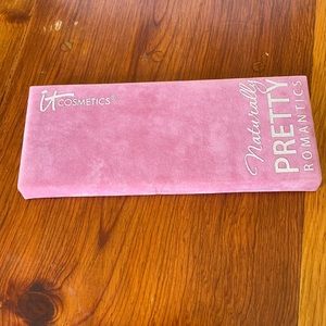 It Cosmetics Naturally Matte Vol. 2 Romantics